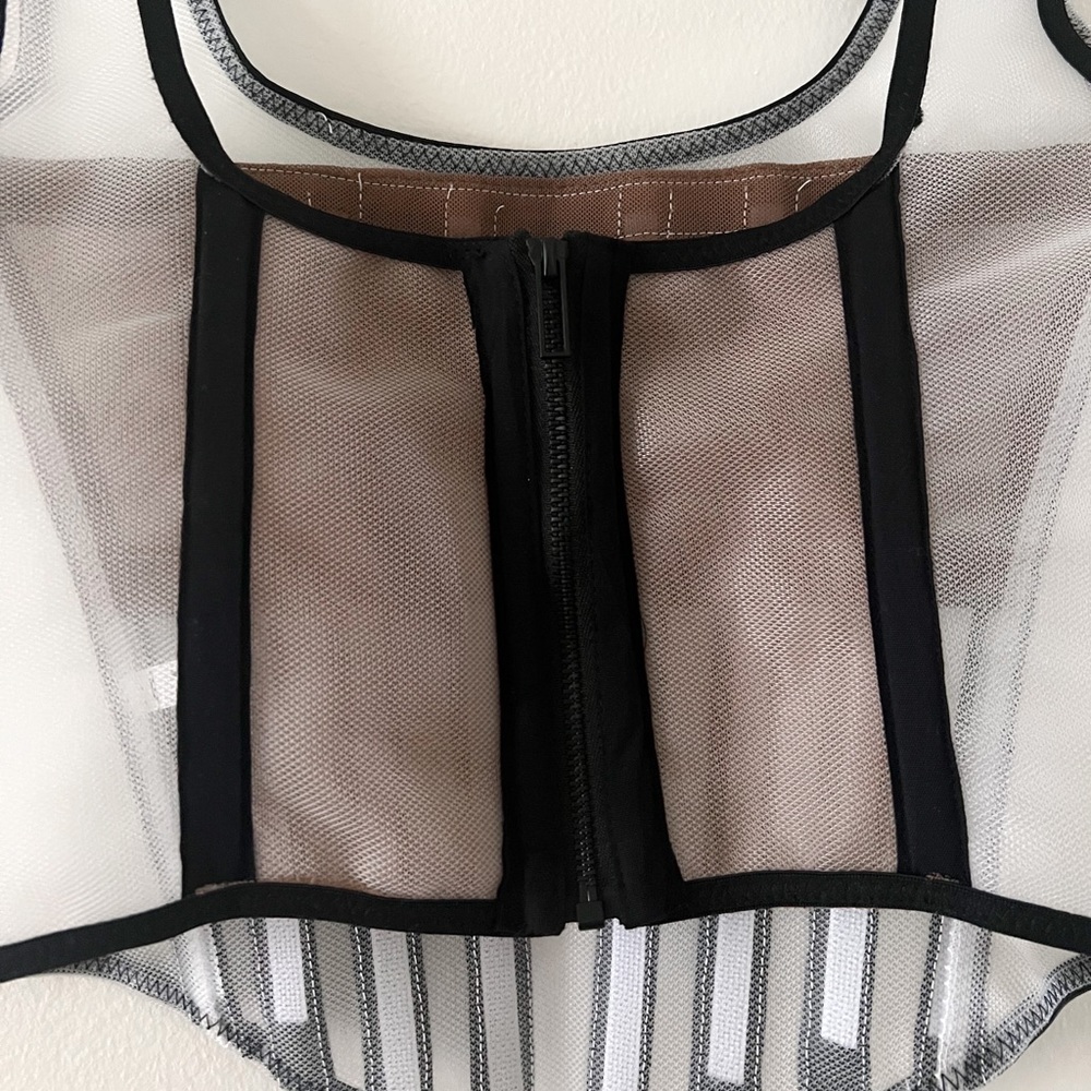 Crop top - Picture 9 of 9